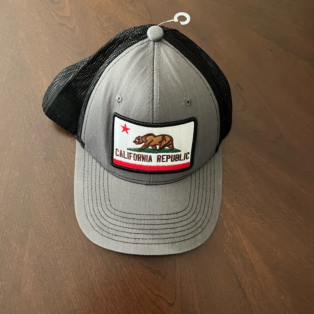 California Republic Ball Cap NEW ⭐️🐻